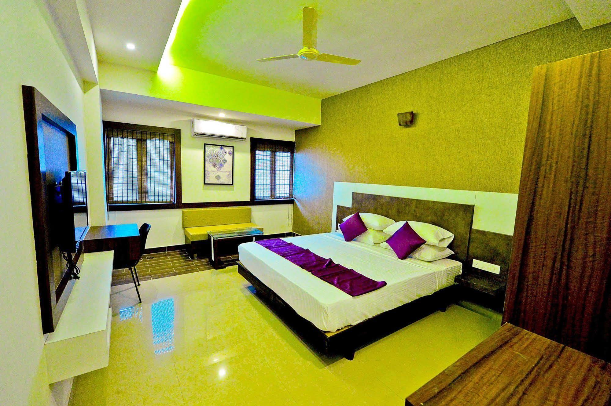 Qik Stay @ S.K. Continental Mysore Εξωτερικό φωτογραφία