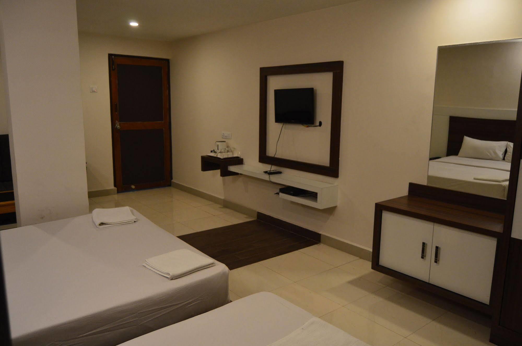 Qik Stay @ S.K. Continental Mysore Εξωτερικό φωτογραφία